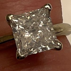 Diamond engagement ring